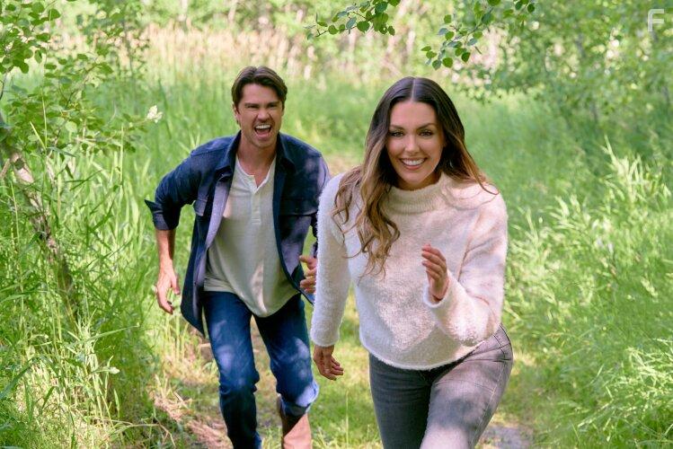 Corey Sevier and Taylor Cole in Pumpkin Everything (2022)