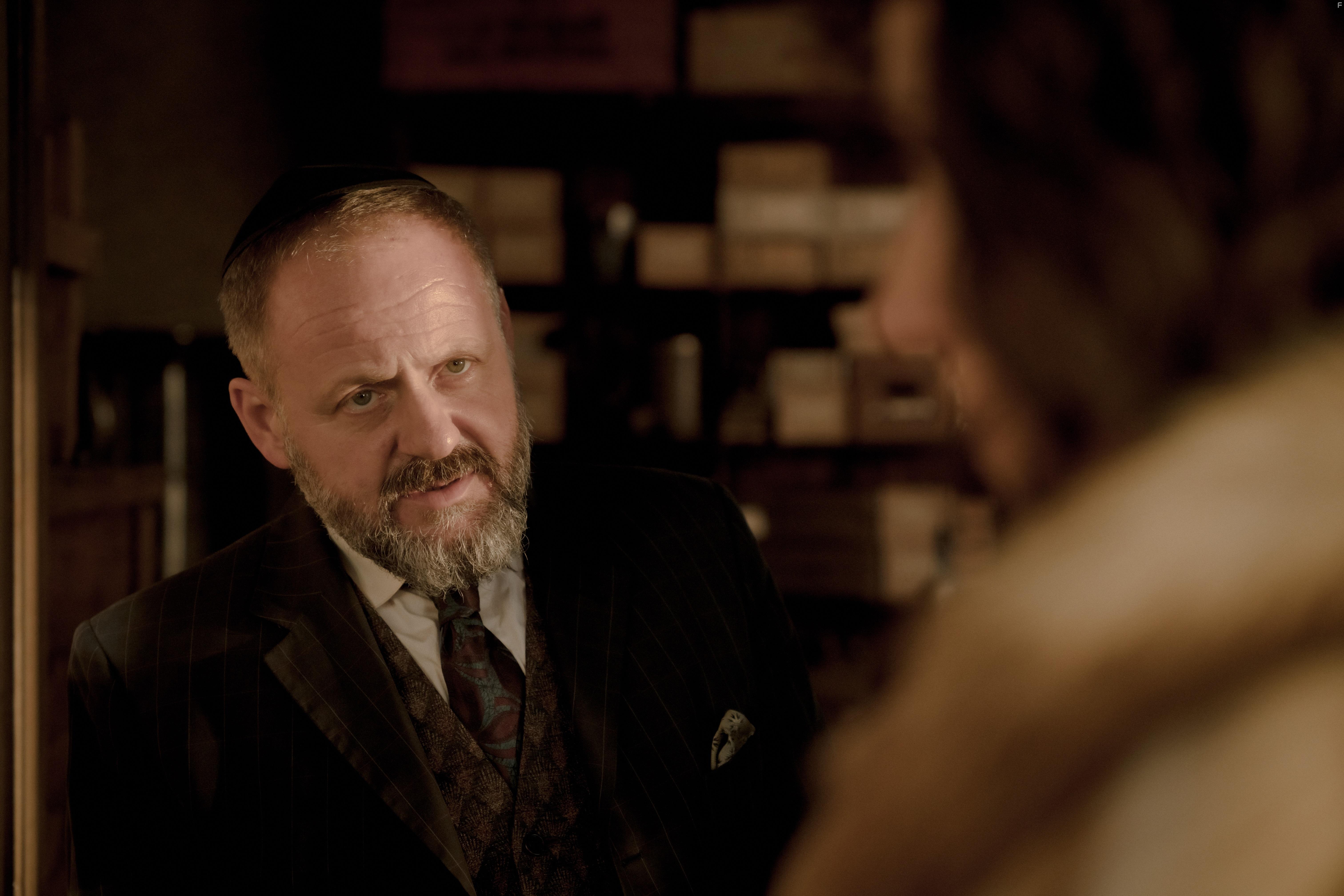 Samuel Finzi and Nina Kunzendorf in Das Haus der Trume (2022)