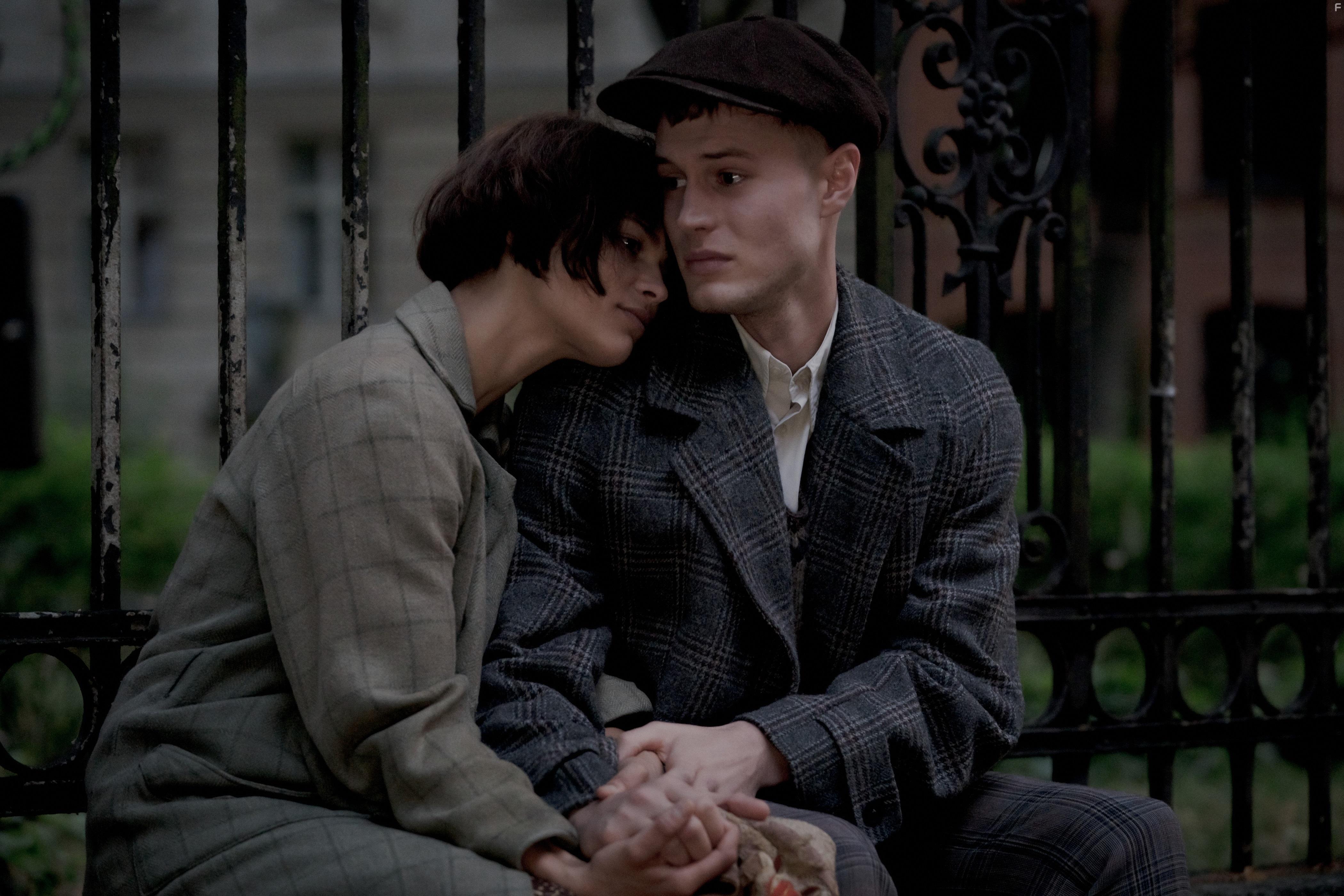 Naemi Florez and Ludwig Simon in Das Haus der Trume (2022)