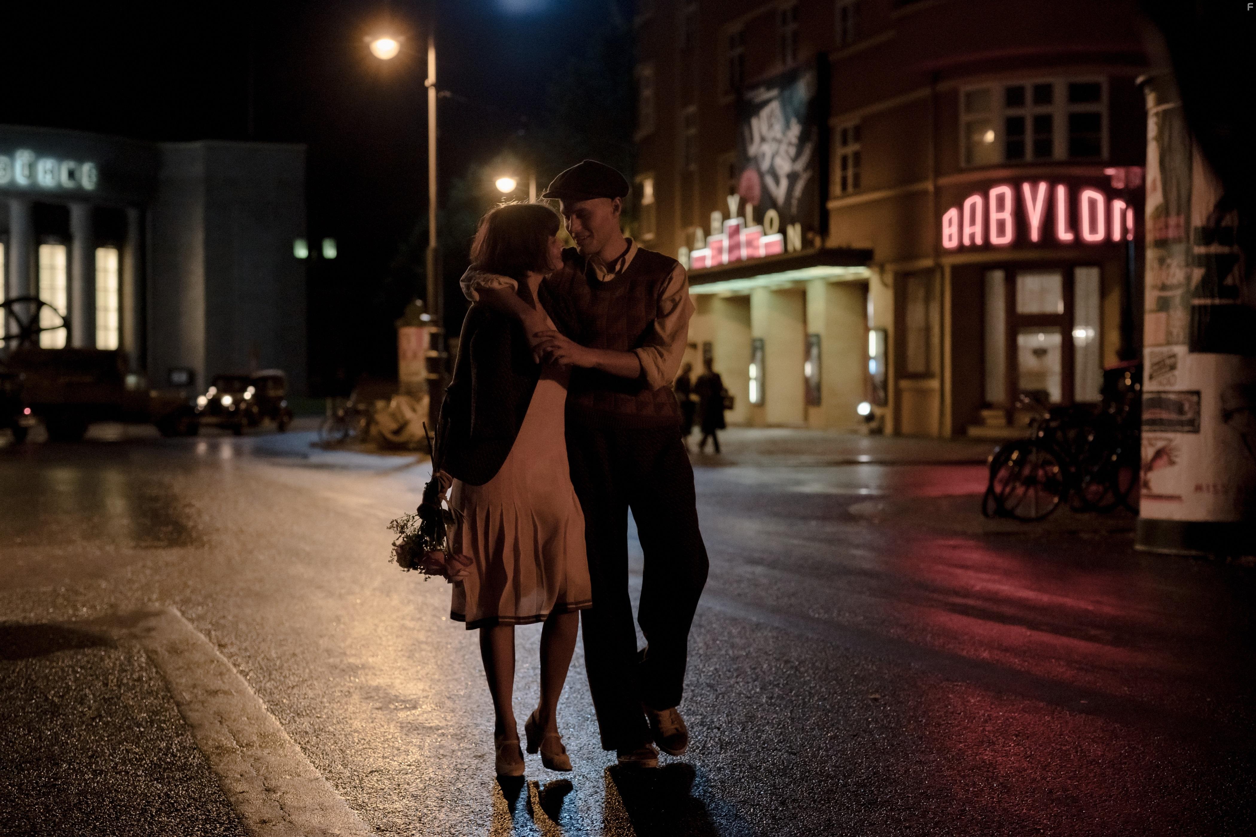 Naemi Florez and Ludwig Simon in Das Haus der Trume (2022)