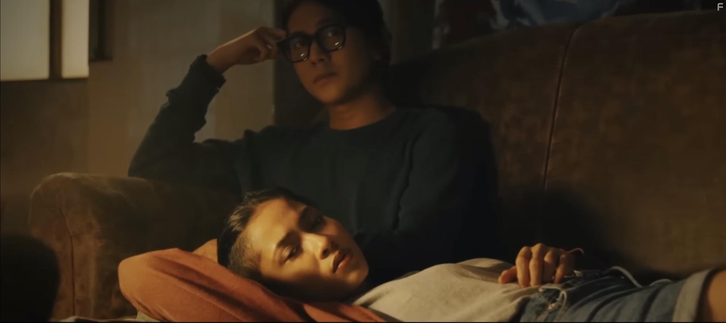 Iqbaal Dhiafakhri Ramadhan and Aghniny Haque in Mencuri Raden Saleh (2022)