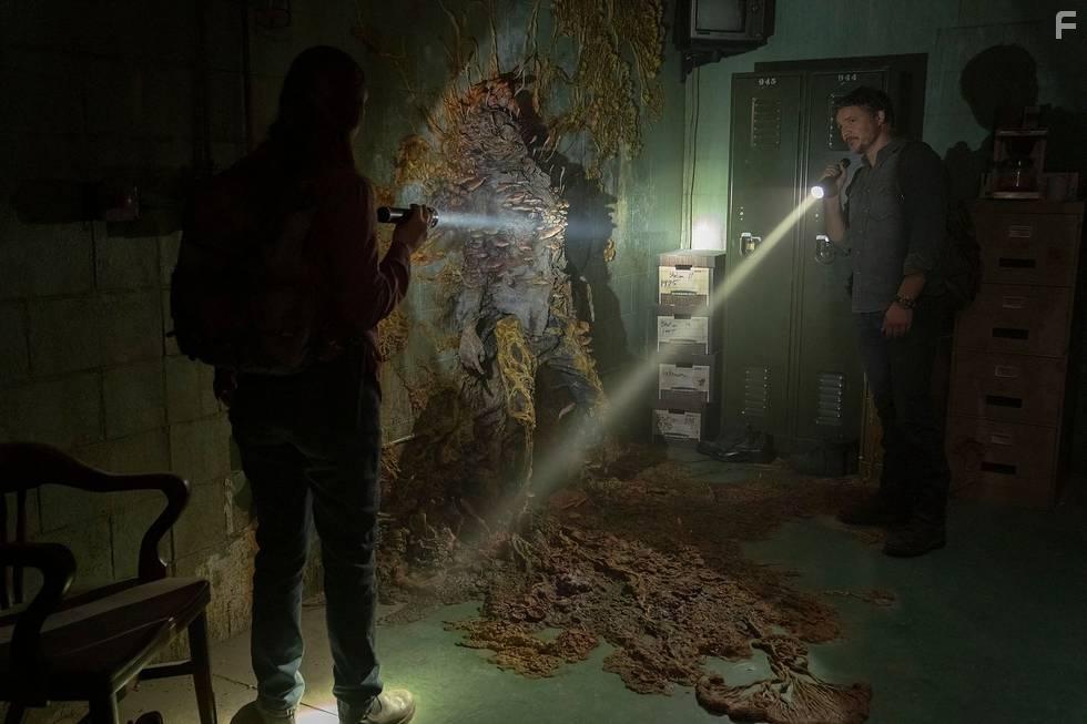 Pedro Pascal and Anna Torv in The Last of Us (2023)