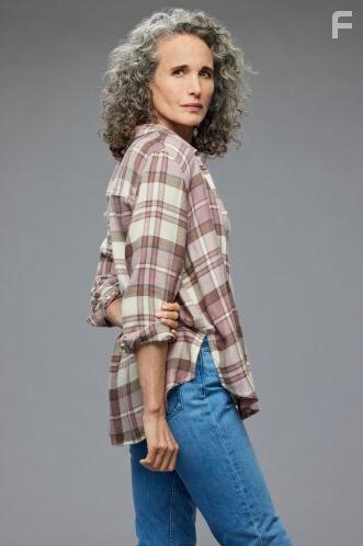 Andie MacDowell in The Way Home (2023)