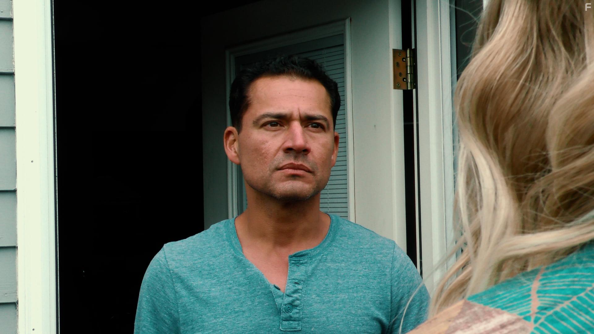 Mauricio Viteri in Elizabeth Carter (2021)