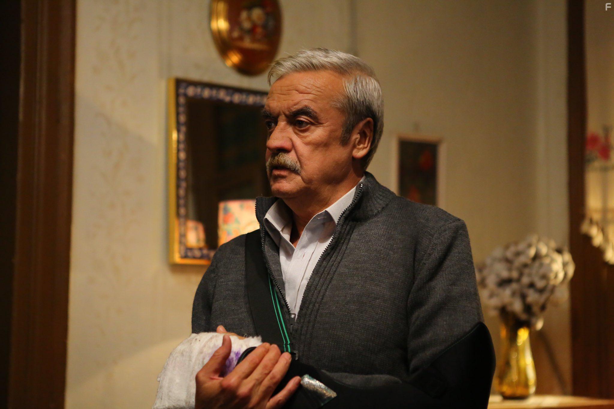 Mesut Akusta in Yrek ikmazi (2022)