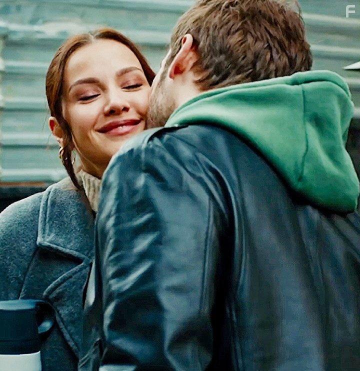 Irem Helvacioglu and Alp Navruz in Yrek ikmazi (2022)