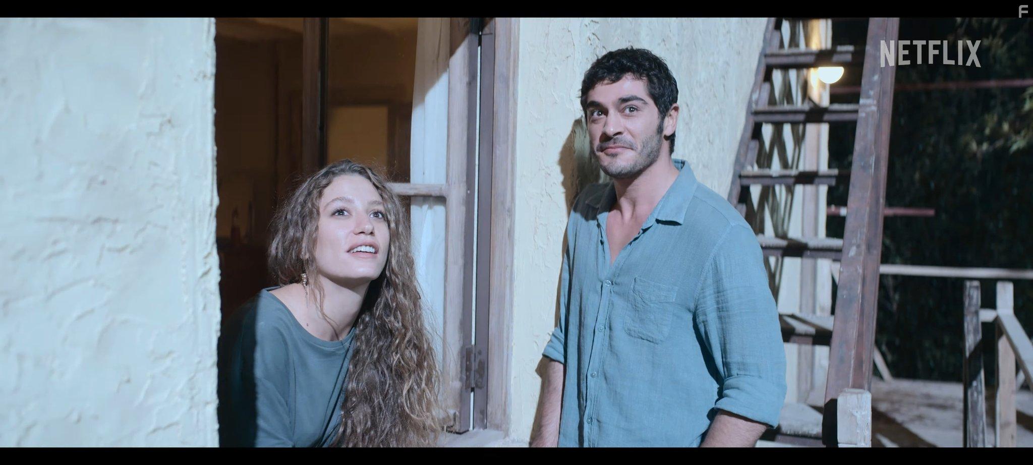 Serenay Sarikaya and Burak Deniz in Sahmaran (2023)
