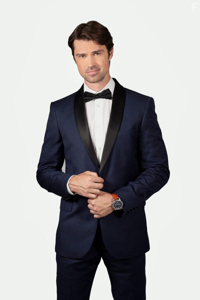 Corey Sevier in The Dog Lover's Guide to Dating (2023)