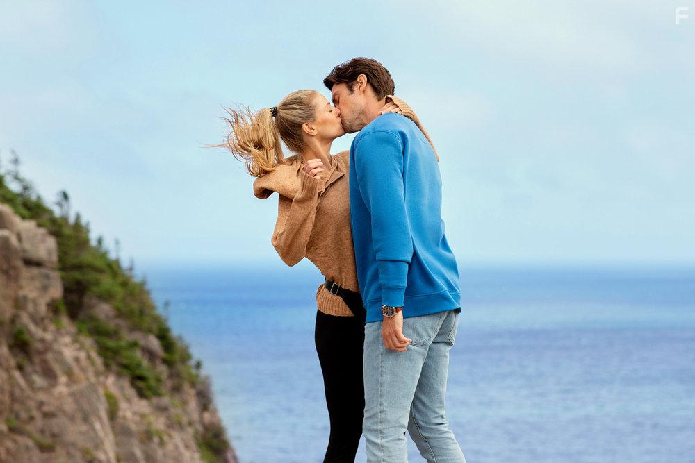 Corey Sevier and Rebecca Dalton in The Dog Lover's Guide to Dating (2023)