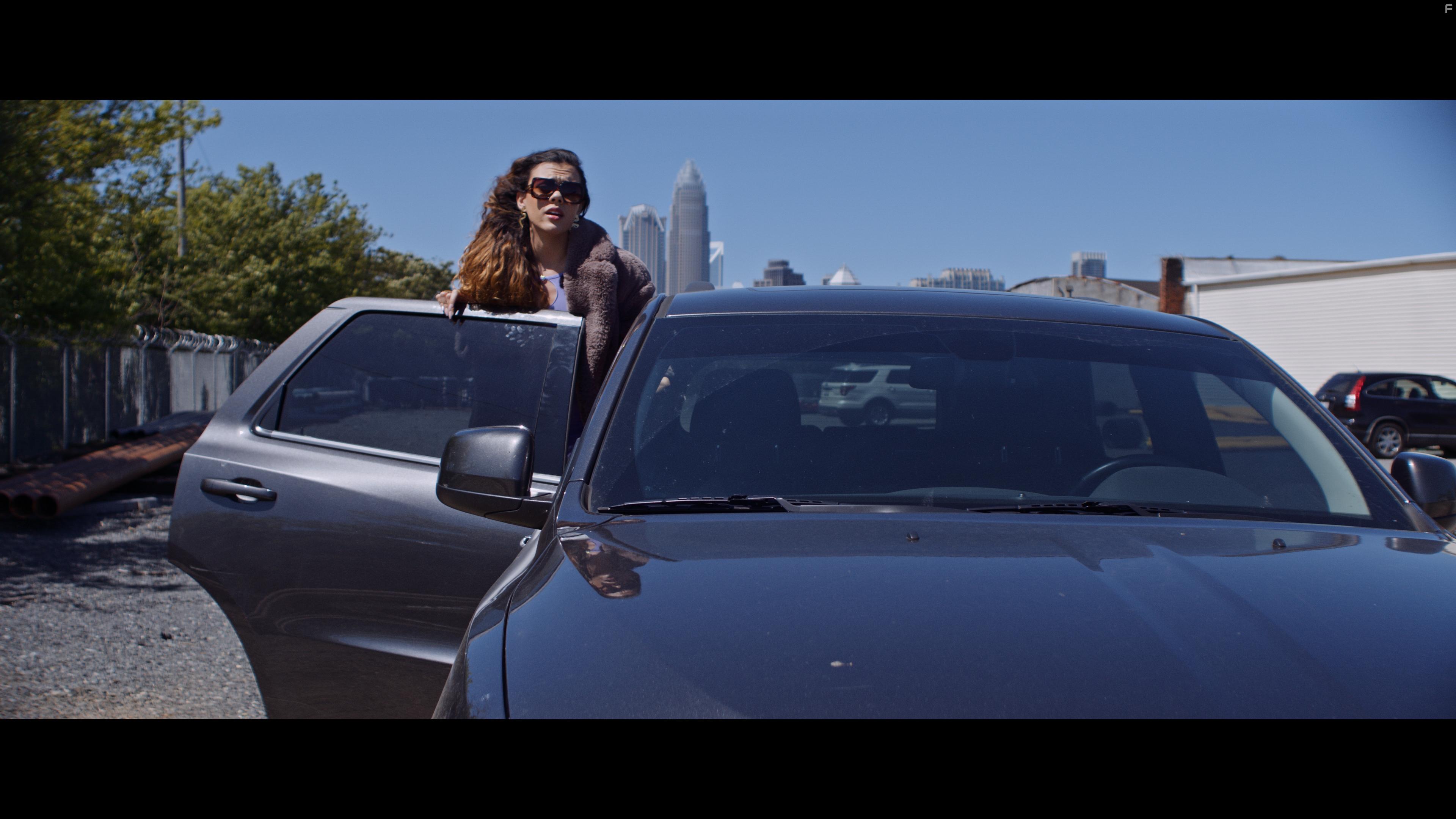 Julia Voraz in Moving Valentine (2022)