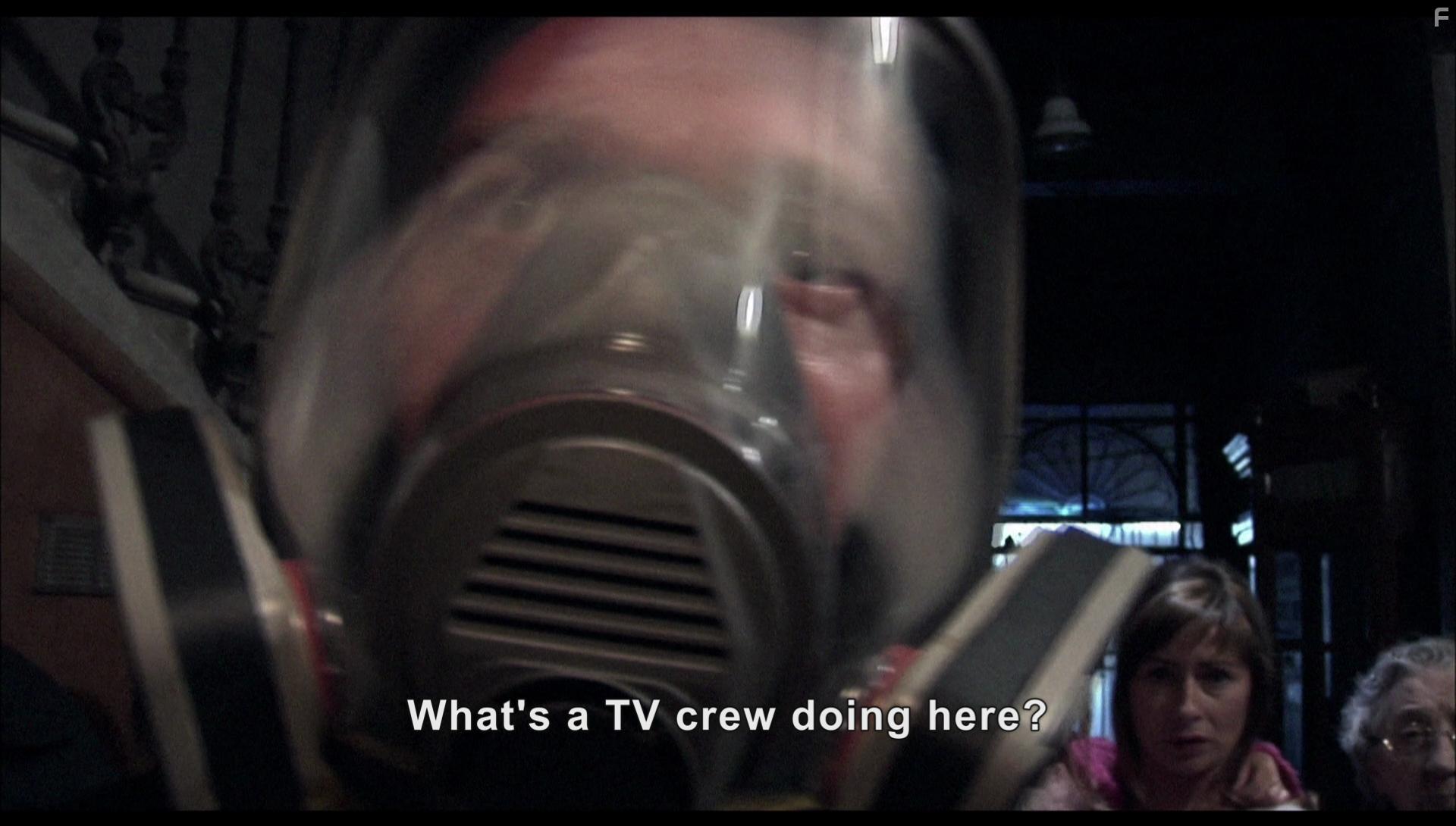 Maria Lanau, Ben Temple, and Mara Teresa Ortega in [Rec] (2007)