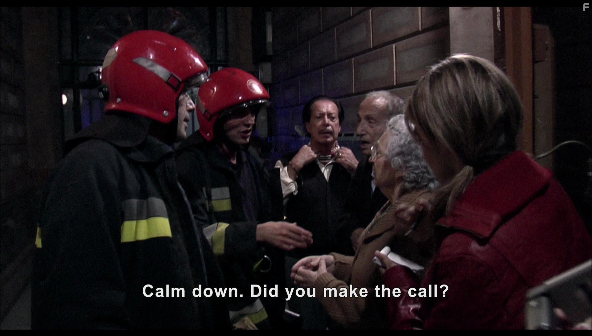 Manuel Bronchud, Carlos Lasarte, Manuela Velasco, Ferran Terraza, Mara Teresa Ortega, and David Vert in [Rec] (2007)