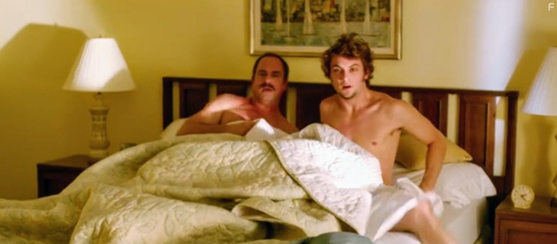 Christopher Meloni and Shiloh Fernandez in White Bird in a Blizzard (2014)