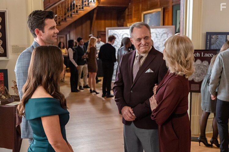 Lacey Chabert, Karen Kruper, Barry W. Levy, and Kevin McGarry in The Wedding Veil Expectations (2023)