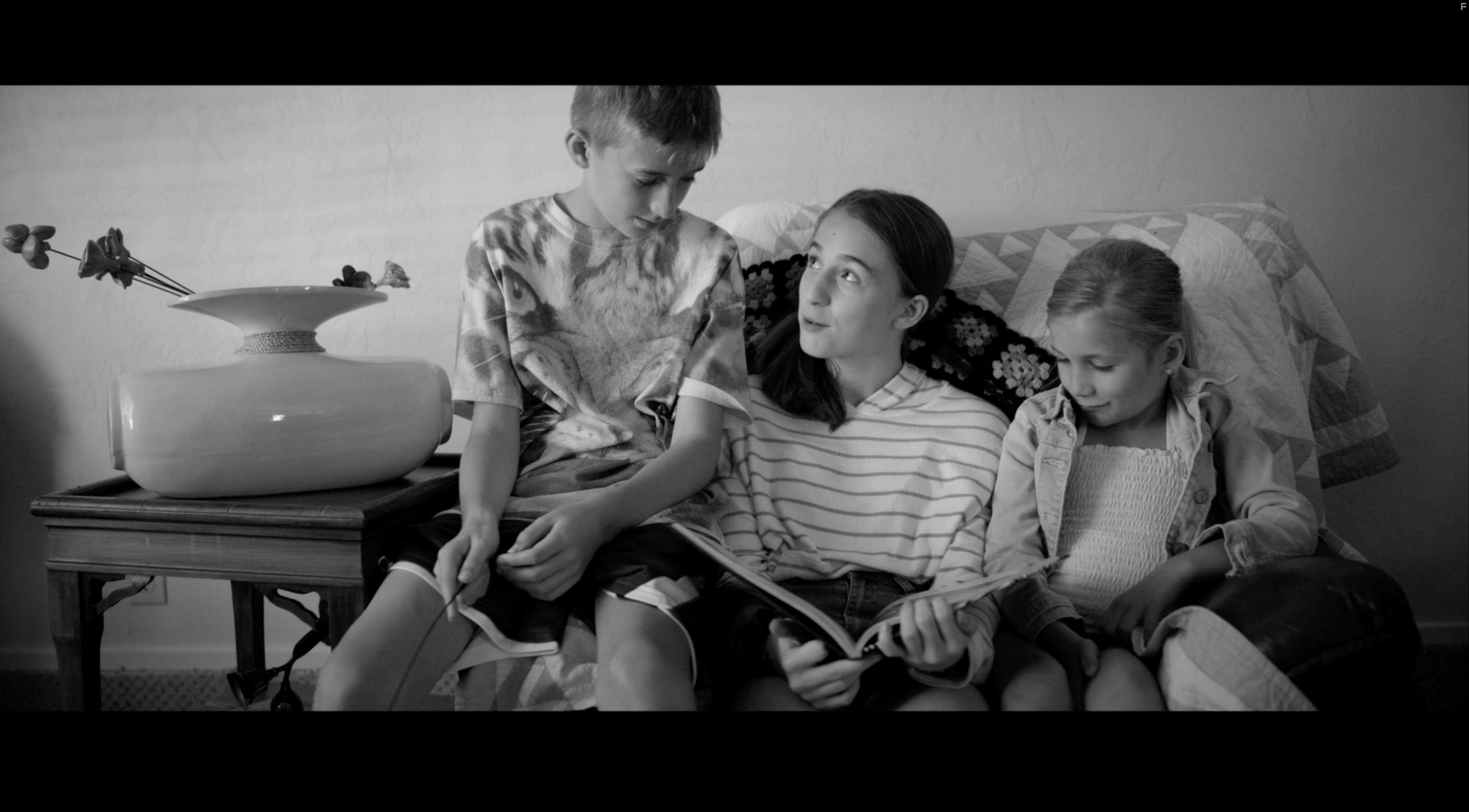 Harper Barnes, Cooper Snovel, and Emmerson Snovel in She's the Eldest (2020)