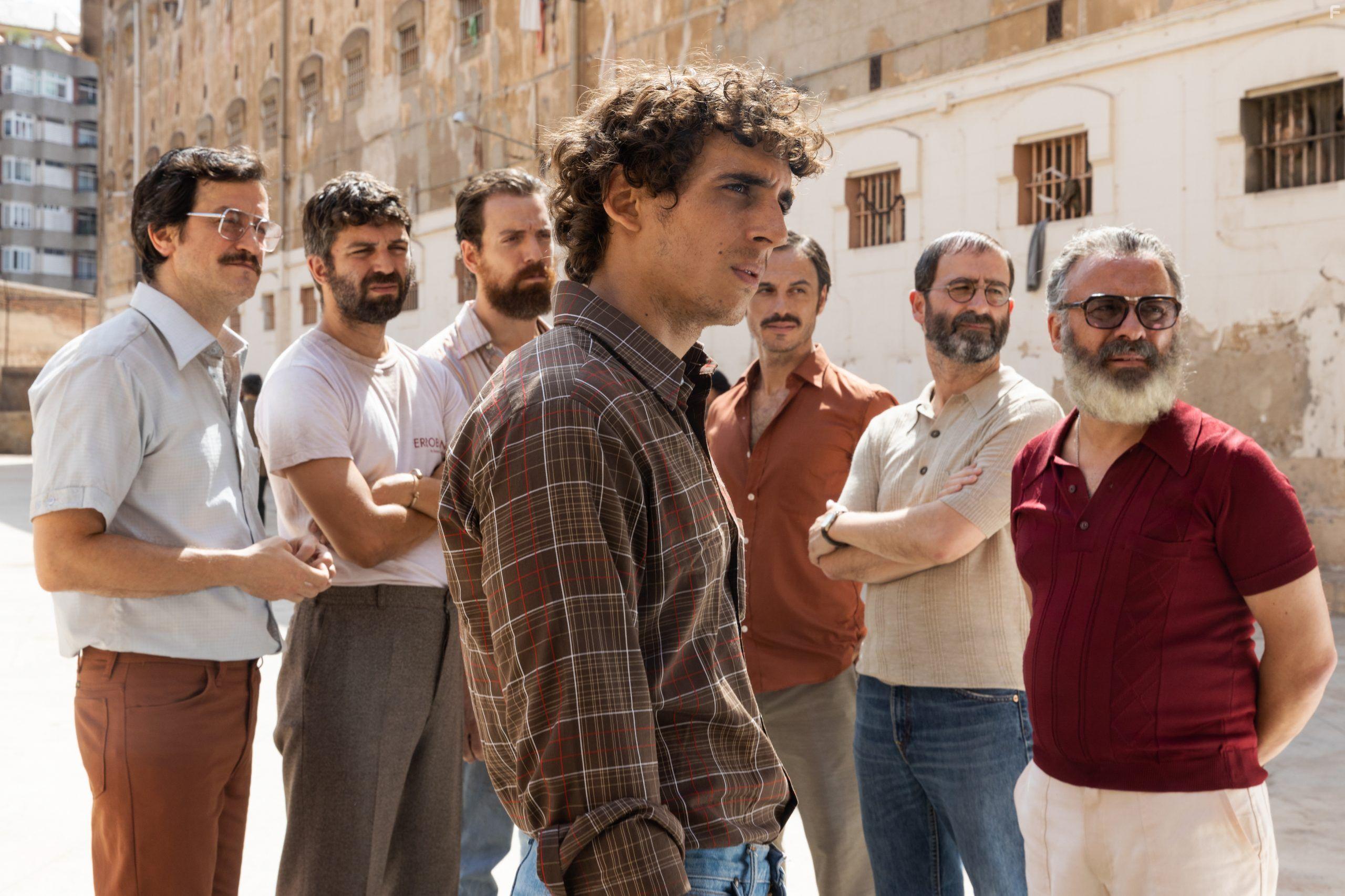 Javier Gutirrez and Miguel Herrn in Modelo 77 (2022)