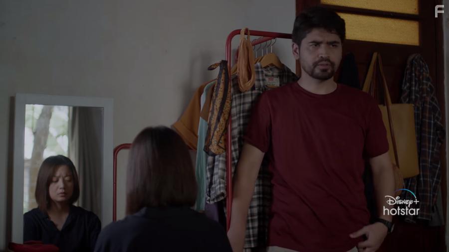 Rizky Hanggono and Leony Vitria Hartanti in Bidadari Mencari Sayap (2020)