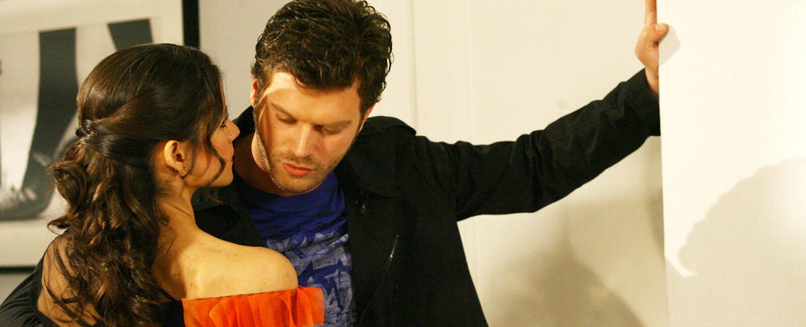 Beren Saat and Kivan Tatlitug in Forbidden Love (2008)