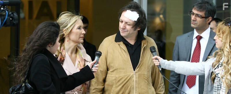 Recep Aktug and Zerrin Nisanci in Forbidden Love (2008)