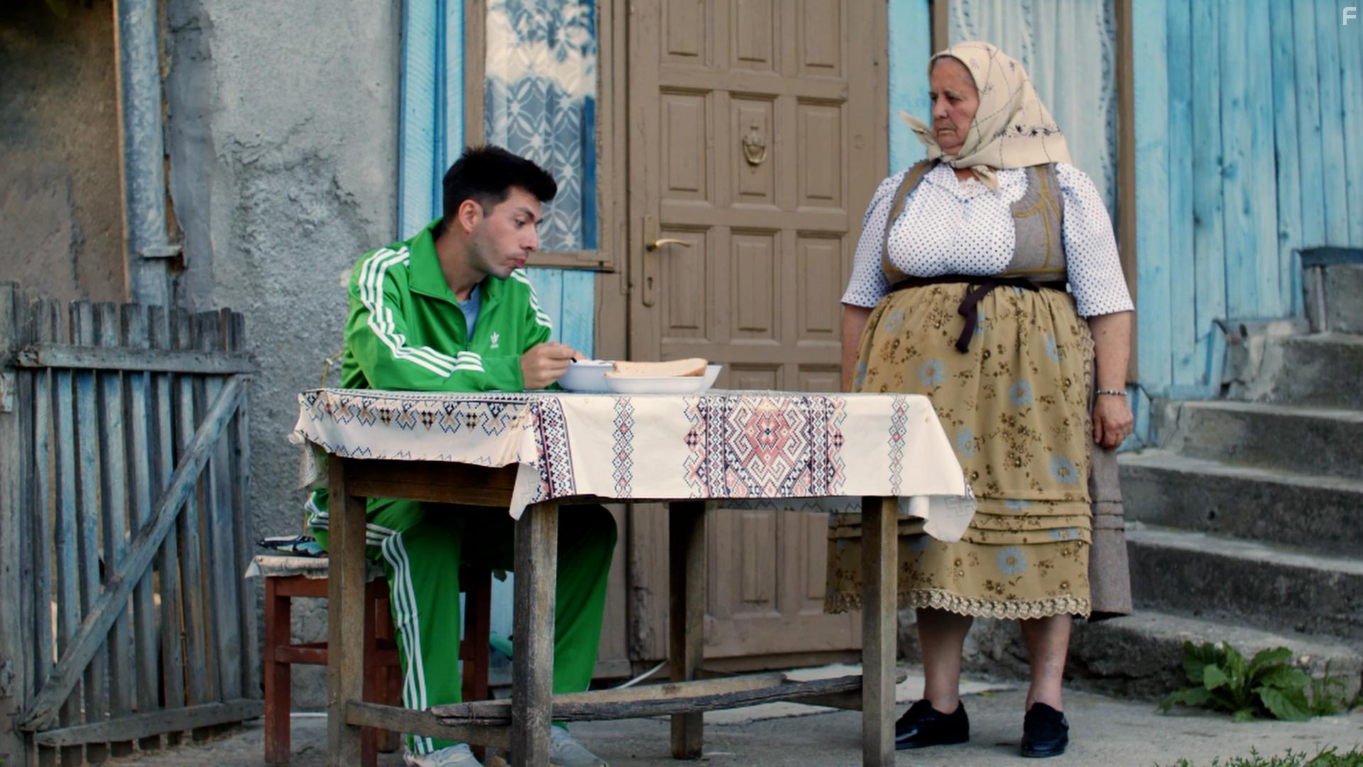 Mircea Popa and Elena Moldovan in Mirciulica (2022)