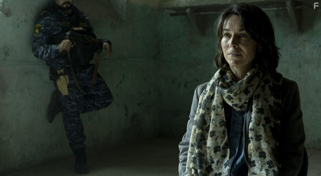 Marie Dompnier in Black Hearts (2023)