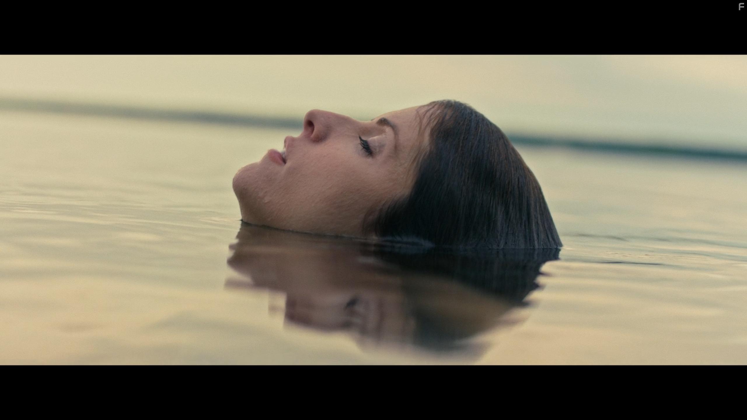 Anna Kendrick in Alice, Darling (2022)