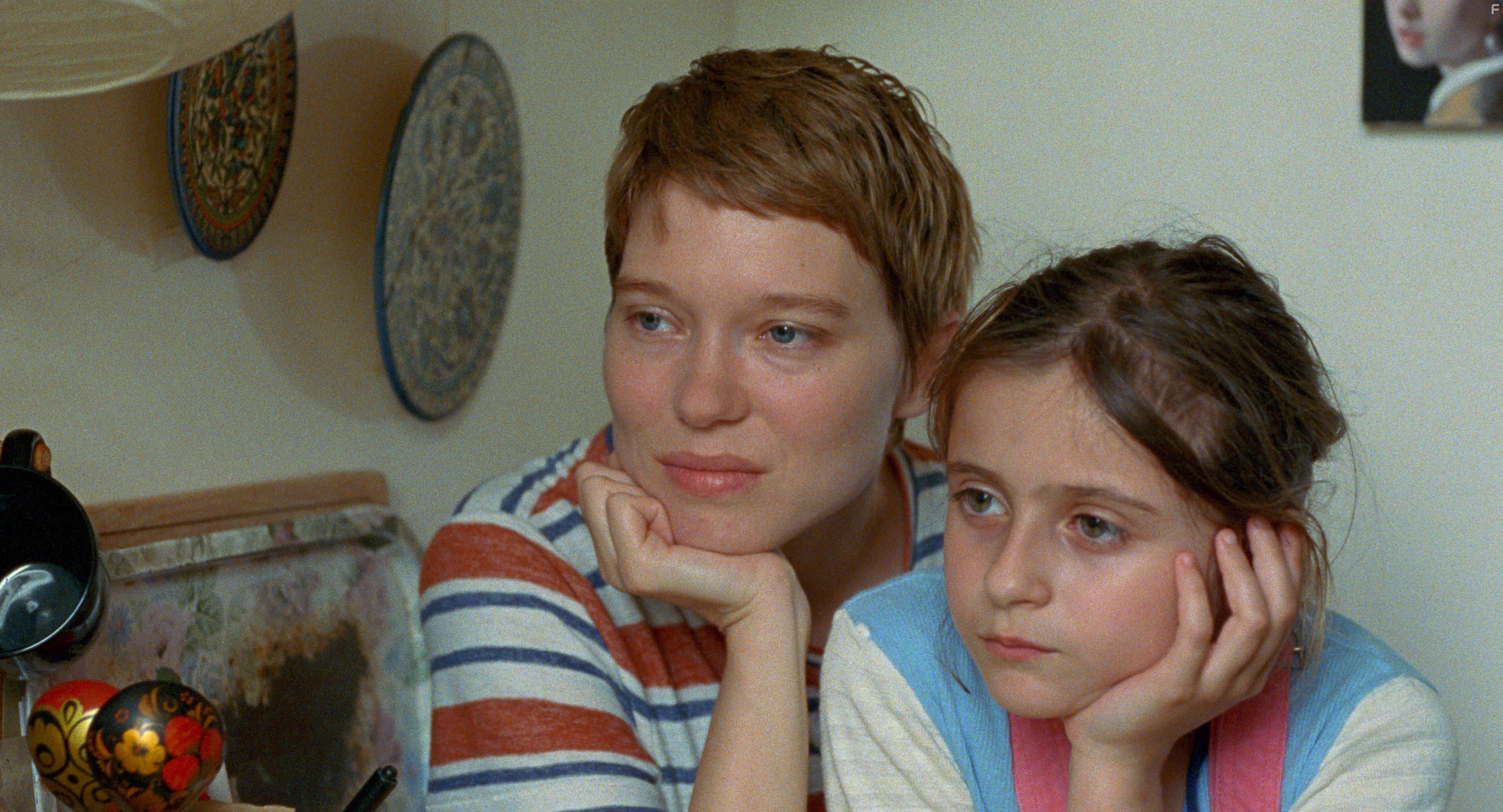 Camille Leban Martins and La Seydoux in Un beau matin (2022)