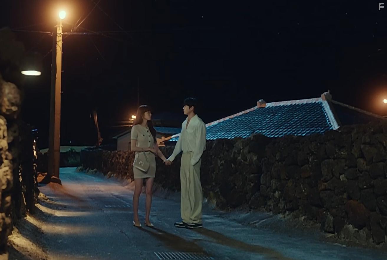 Young-Dae Kim and Lee Song-Kyoung in Byeolttongbyeol (2022)