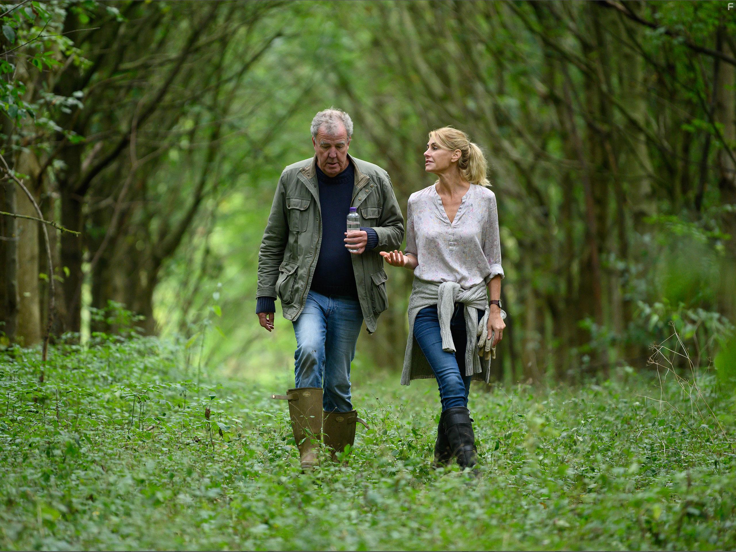 Jeremy Clarkson and Lisa Hogan in Clarkson's Farm (2021)