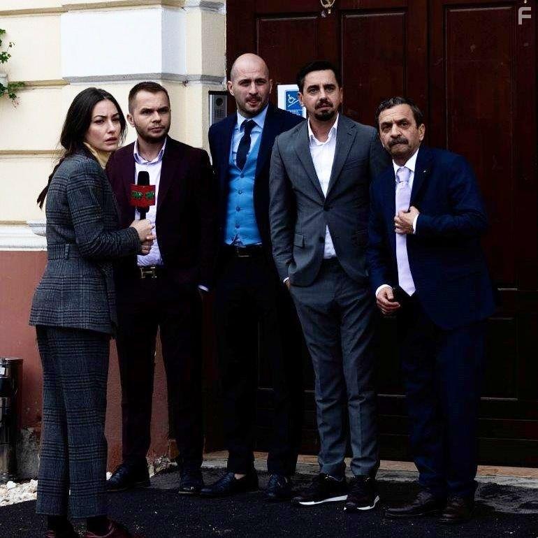 Gabriel Radu, Raluca Aprodu, Andrei Mateiu, Cosmin Natanticu, and Codin Maticiuc in Inve$titorii (2021)