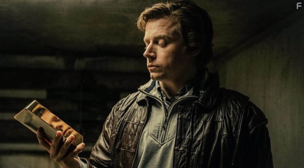 Jack Lowden in The Gold (2023)