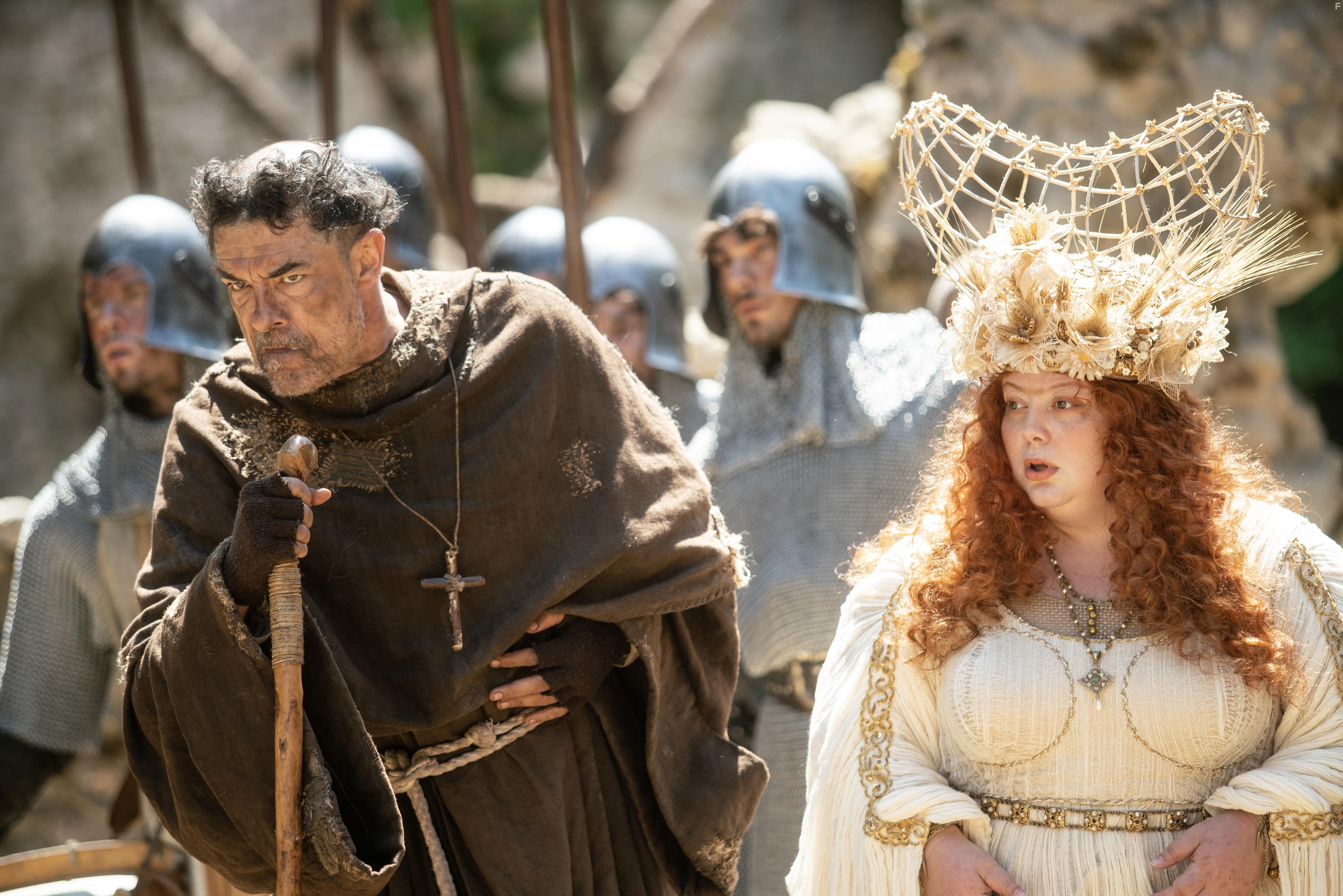 Alessandro Gassmann and Viviana Cangiano in Il pataffio (2022)