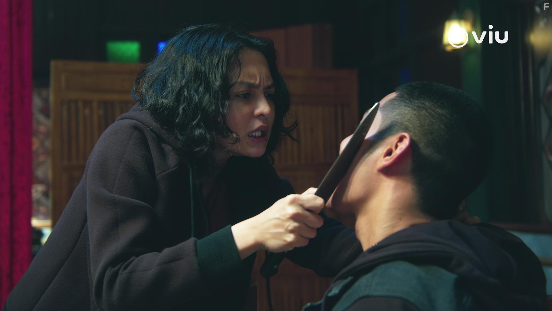 Sara Ali in Nenek Bongkok Tiga (2023)