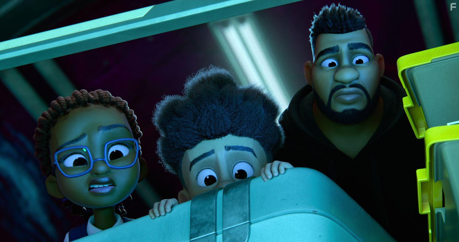 Laz Alonso, Priah Ferguson, and Jecobi Swain in My Dad the Bounty Hunter (2023)