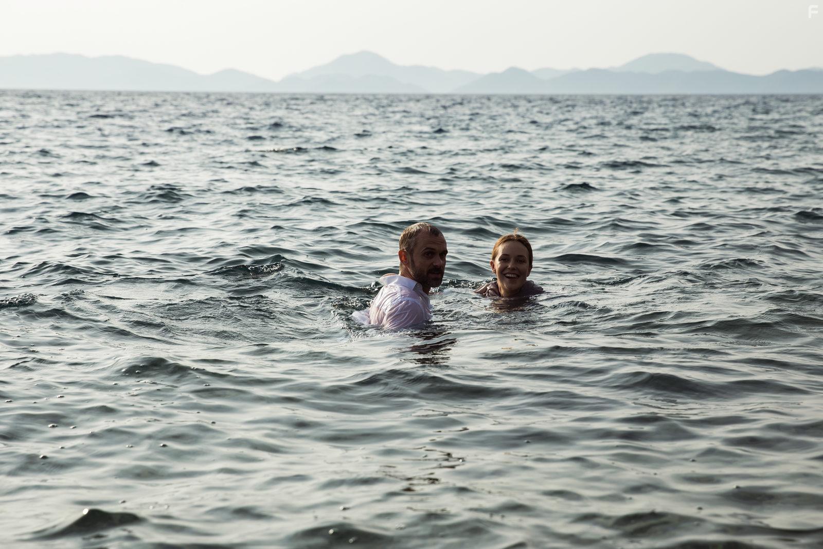 Между нами глубокое море #12