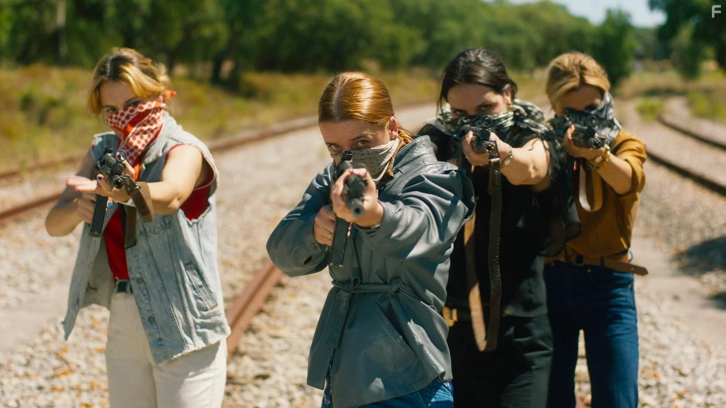 Teresa Tavares, Soraia Chaves, Maria Joo Pinho, and Filipa Areosa in Cavalos de Corrida (2022)