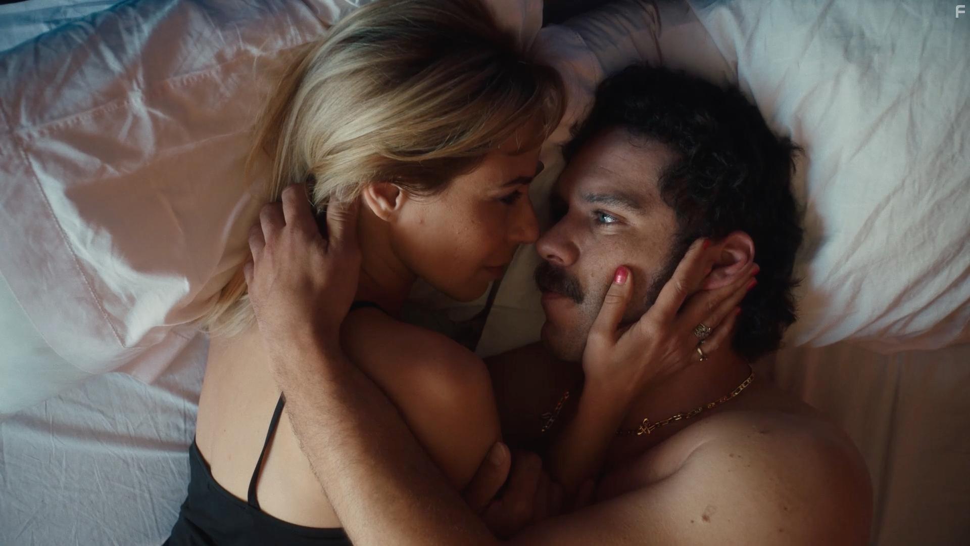 Teresa Tavares and Toms Alves in Cavalos de Corrida (2022)