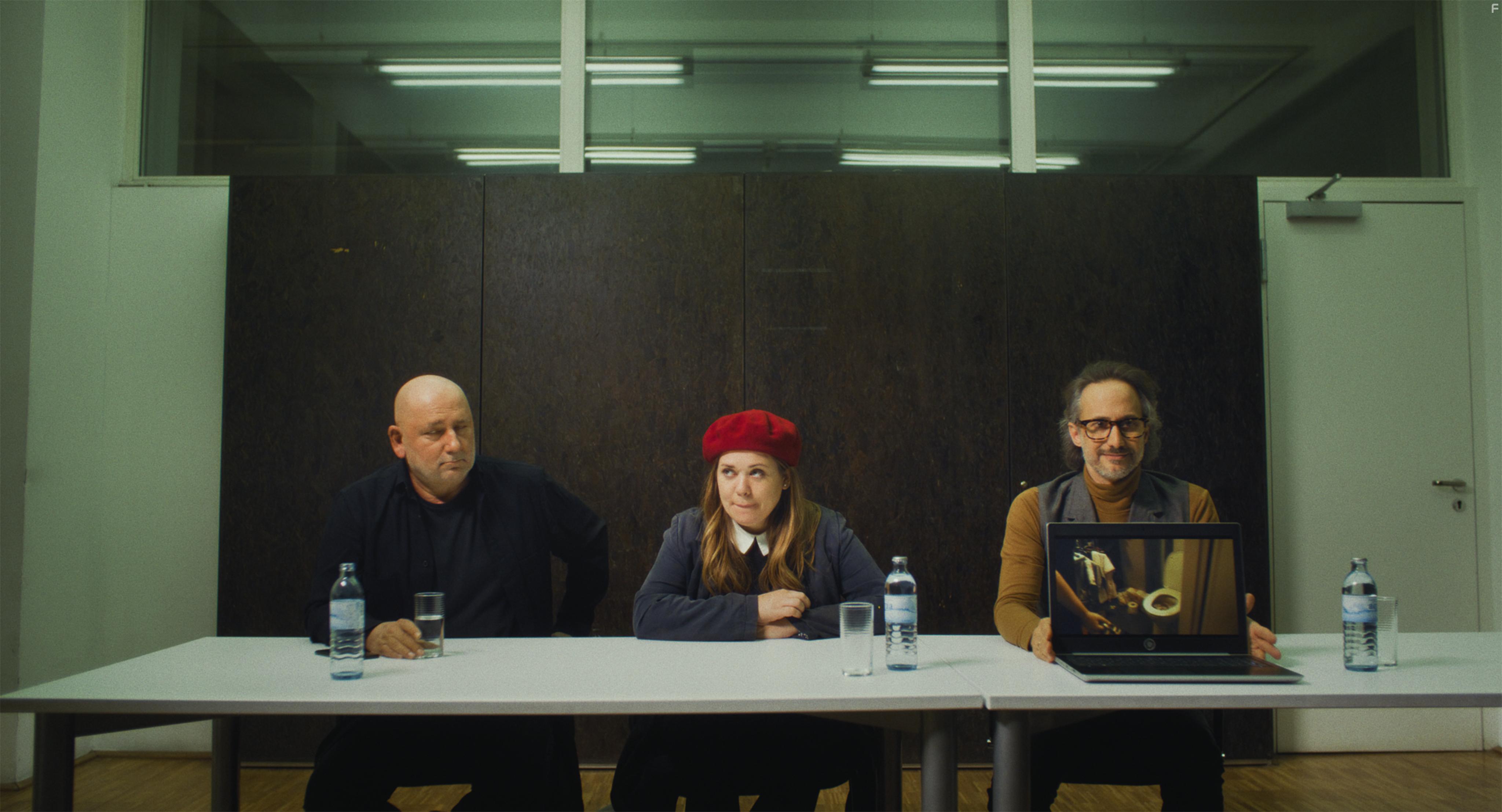 Michael Ostrowski, Thomas Gratzer, and Stefanie Sargnagel in Sargnagel - Der Film (2021)