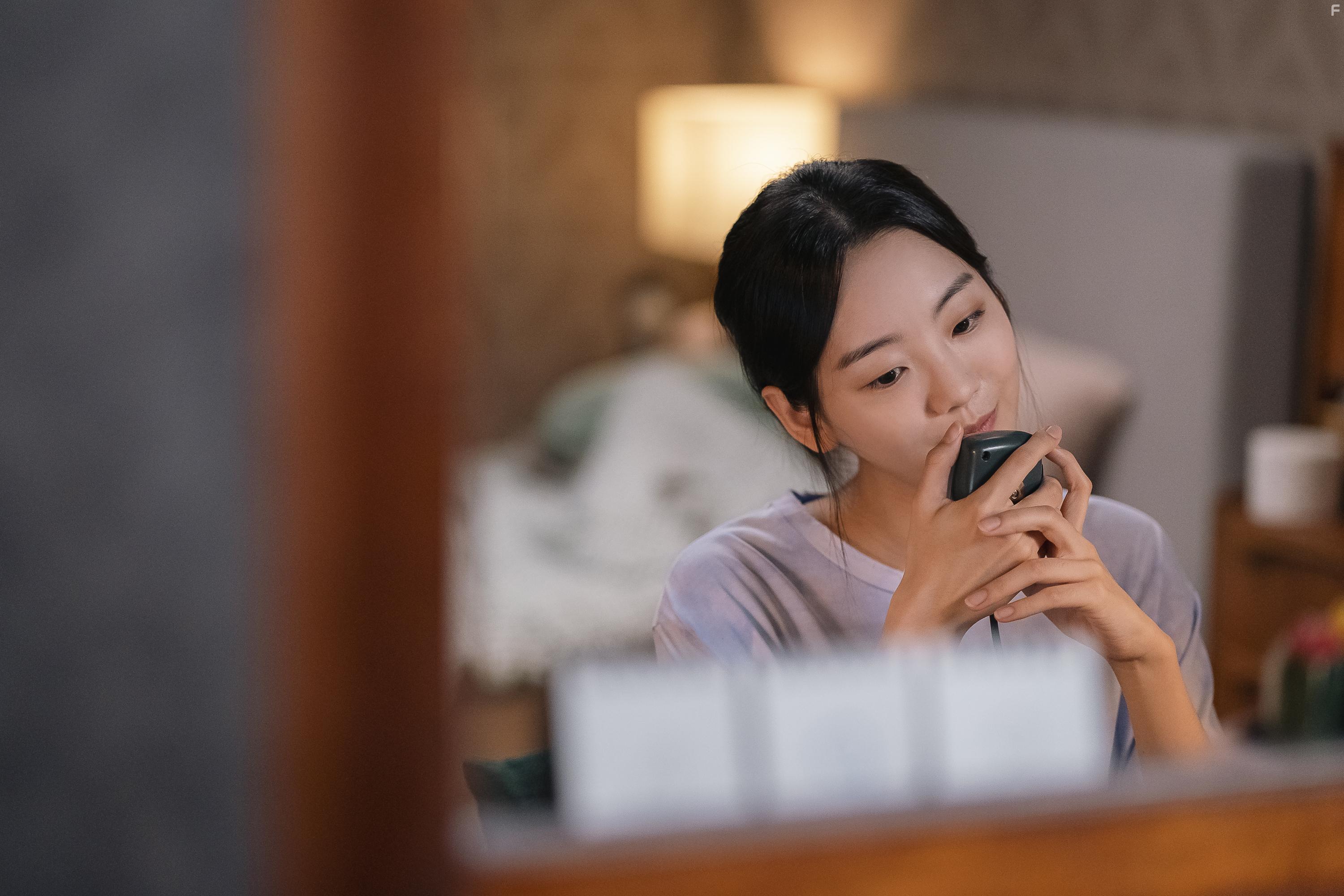 Yi-Hyun Cho in The Agreement (2022)