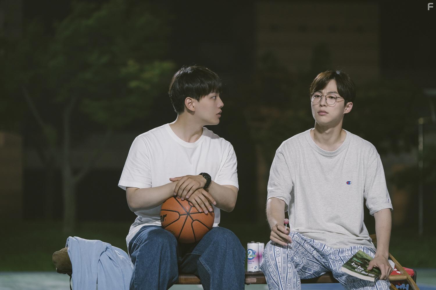 Bae In-Hyuk and Yeo Jin-gu in The Agreement (2022)