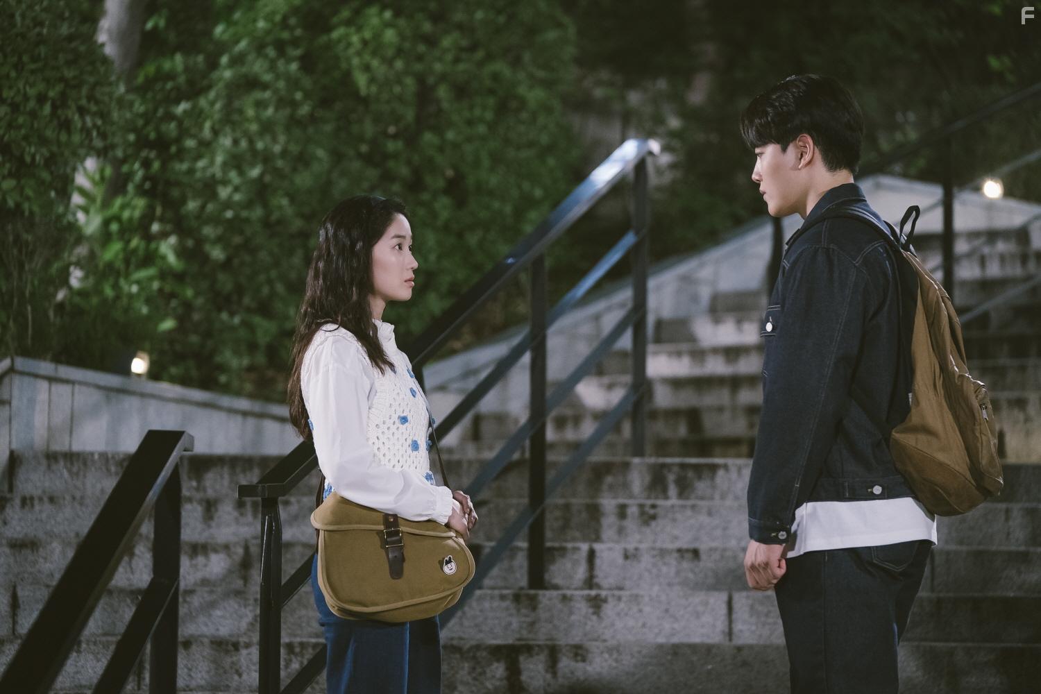 Kim Hye-yoon and Yeo Jin-gu in The Agreement (2022)