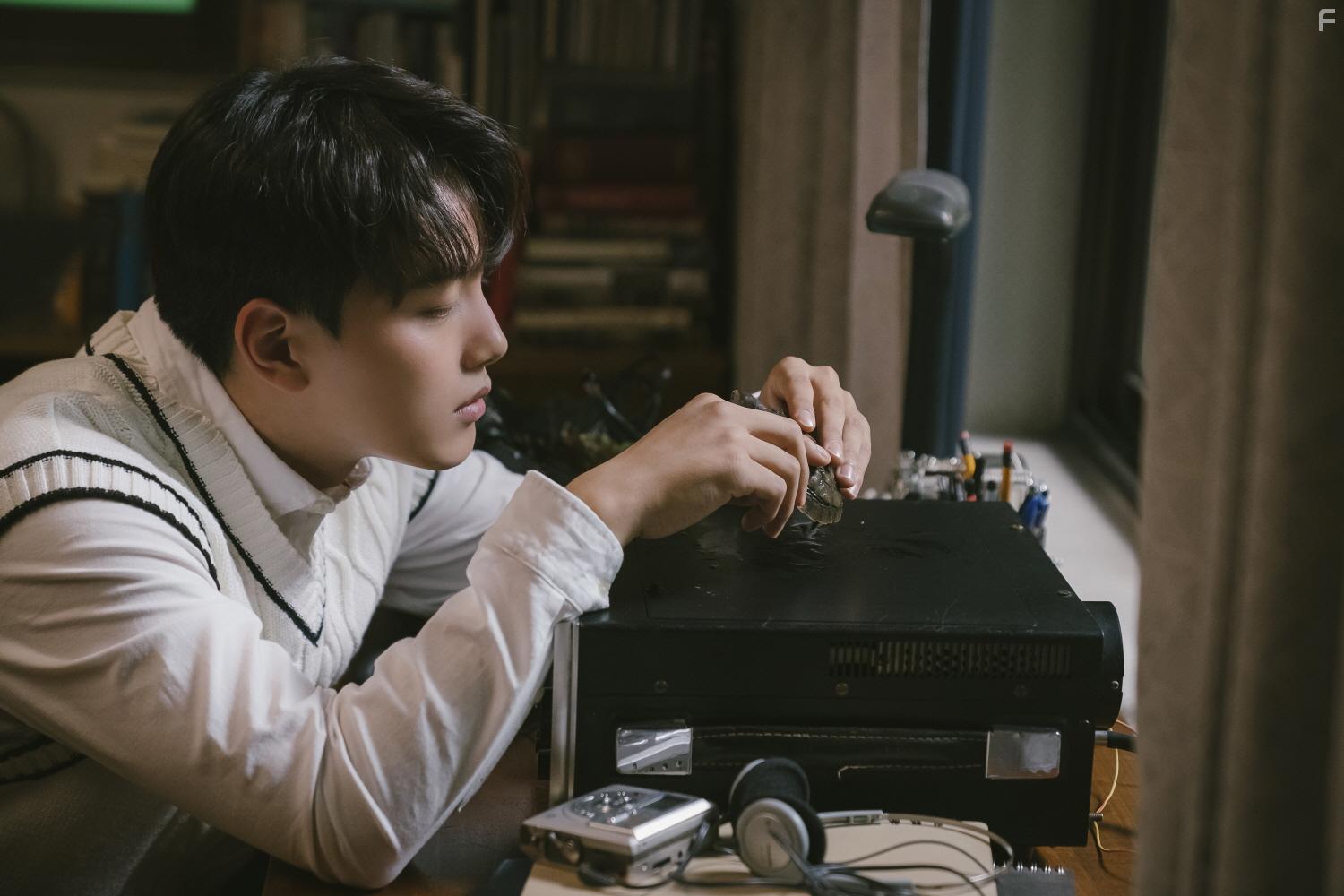 Yeo Jin-gu in The Agreement (2022)