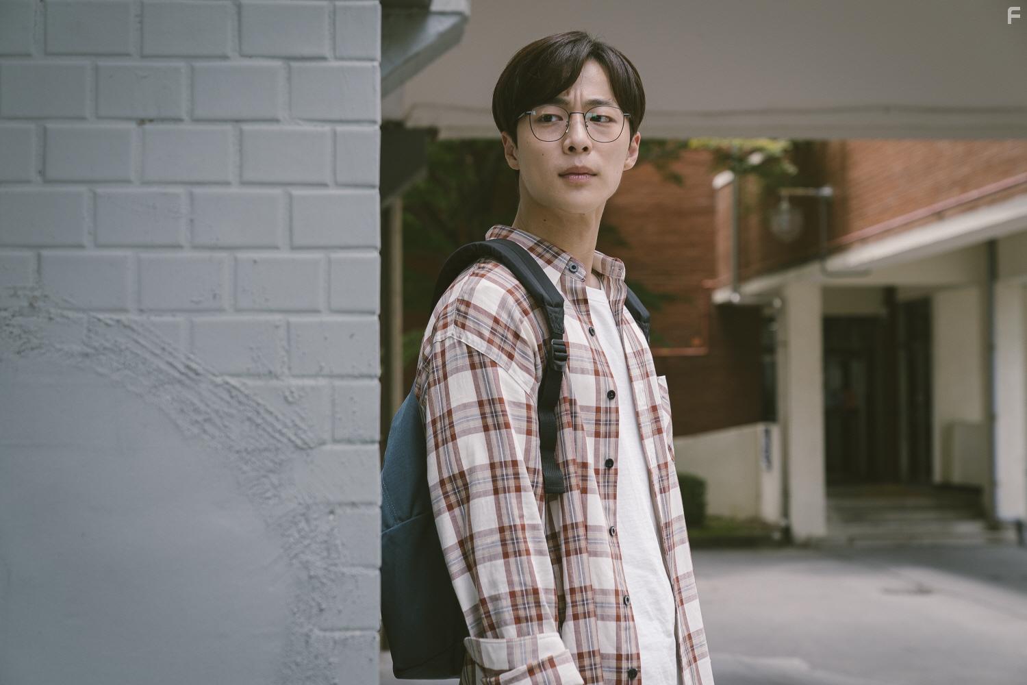 Bae In-Hyuk in The Agreement (2022)