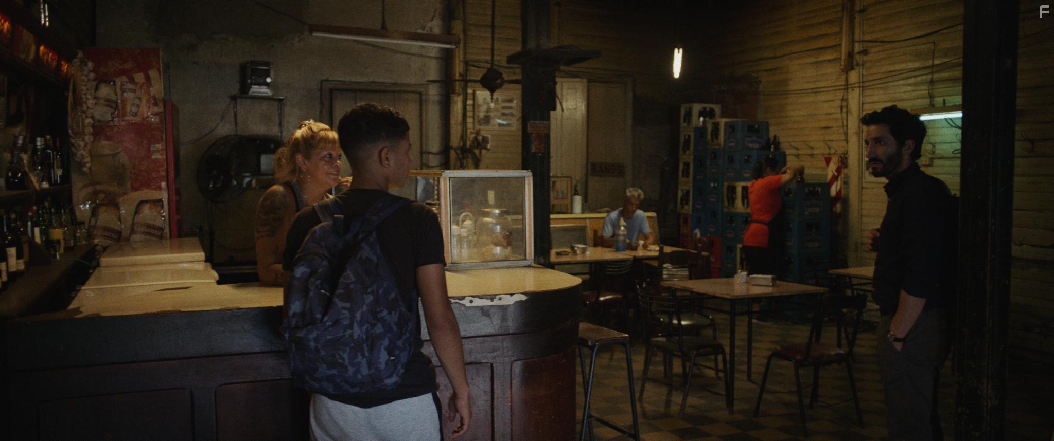 Juan Minujn in El suplente (2022)