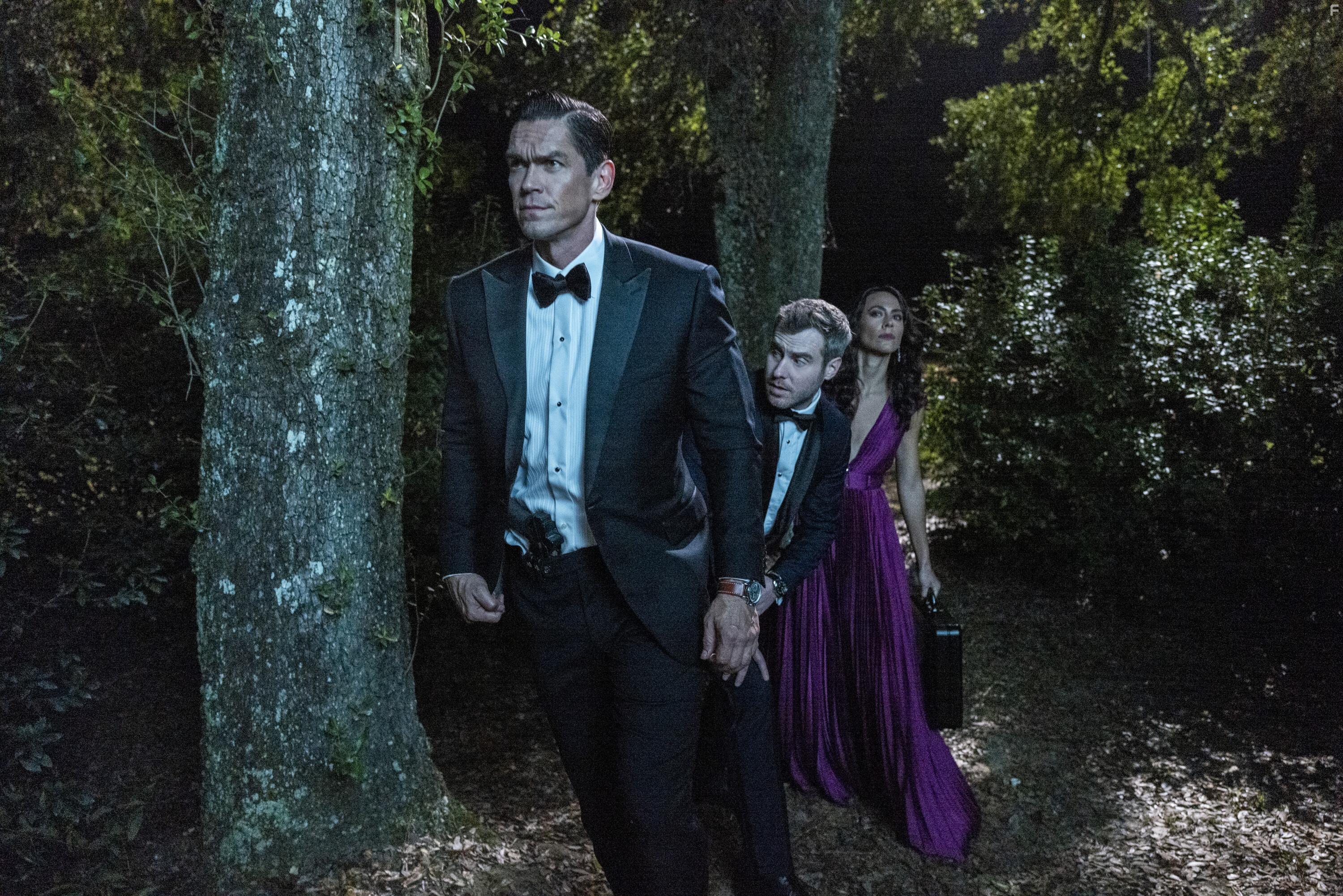 Steve Howey, Ginger Gonzaga, and Erica Hernandez in True Lies (1994)