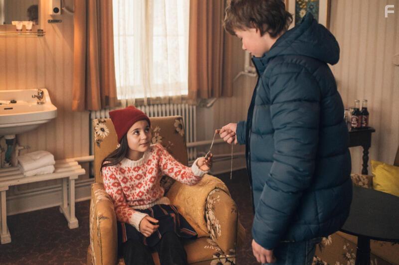 Familien Jul og nissehotellet (2021)