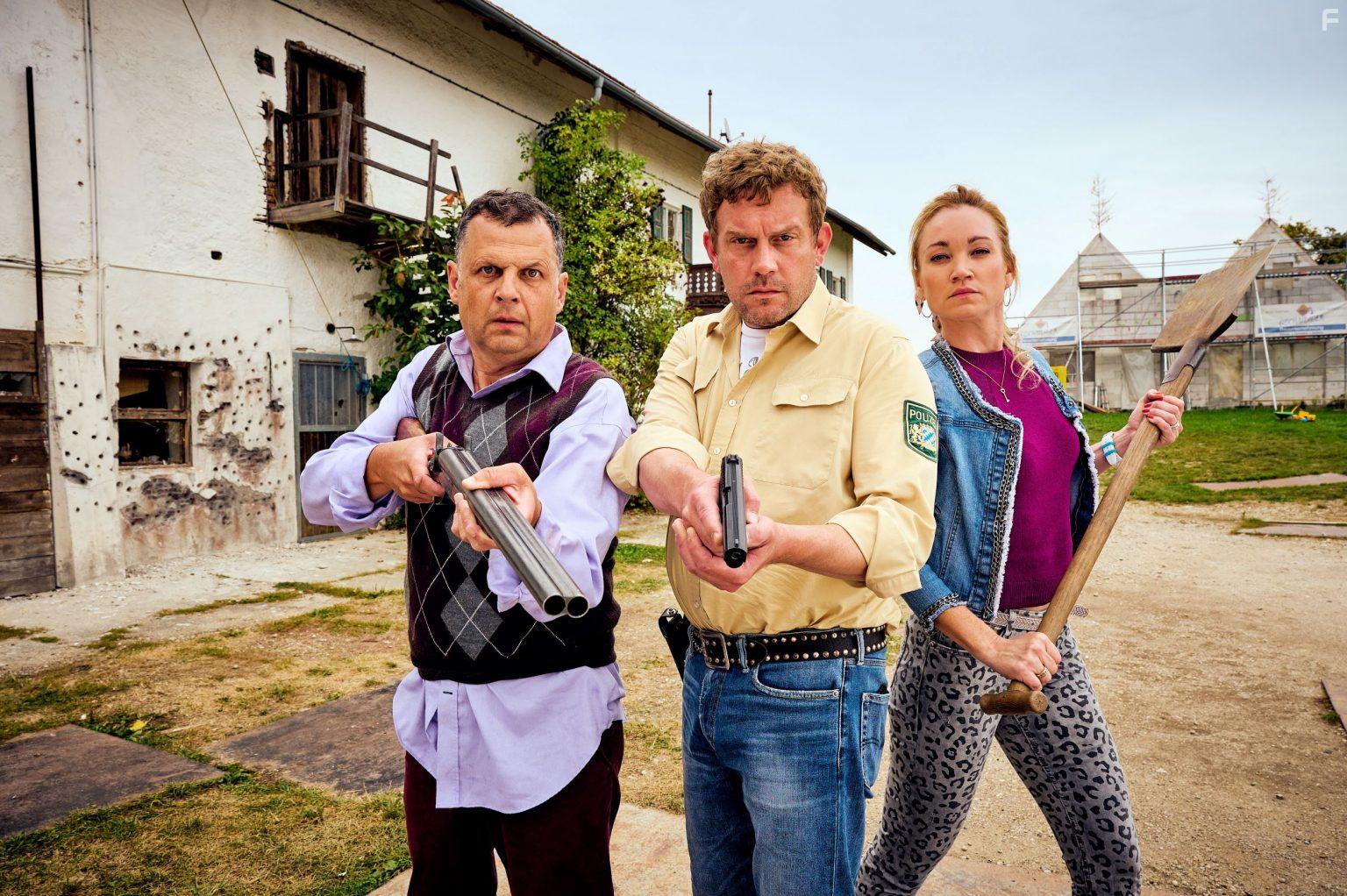 Sebastian Bezzel, Lisa Maria Potthoff, and Gerhard Wittmann in Guglhupfgeschwader (2022)