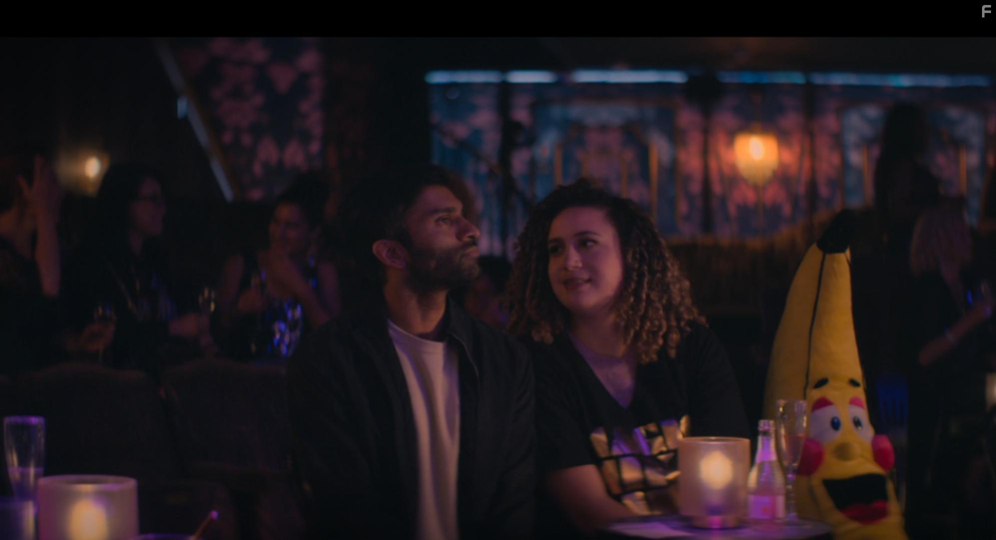 Rose Matafeo and Nikesh Patel in Starstruck (2021)