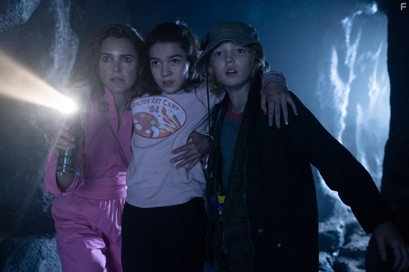 Keri Russell, Brooklynn Prince, and Christian Convery in Cocaine Bear (2023)