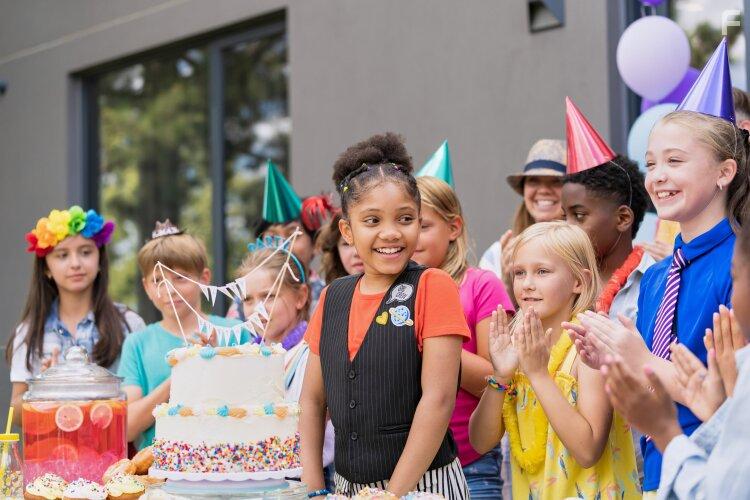 Leah Brady in The Love Club (2023)